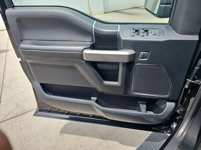 Used 2020 Black Ford Platinum image 27