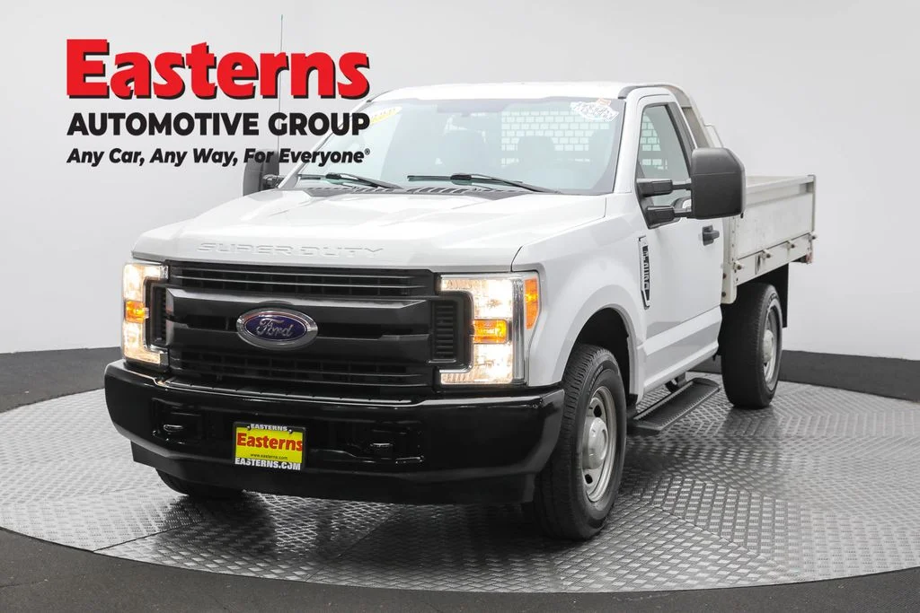 Used 2017 White Ford XL image 1