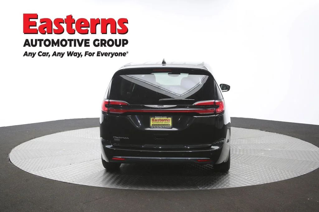 Used 2023 Black Chrysler Touring L image 37