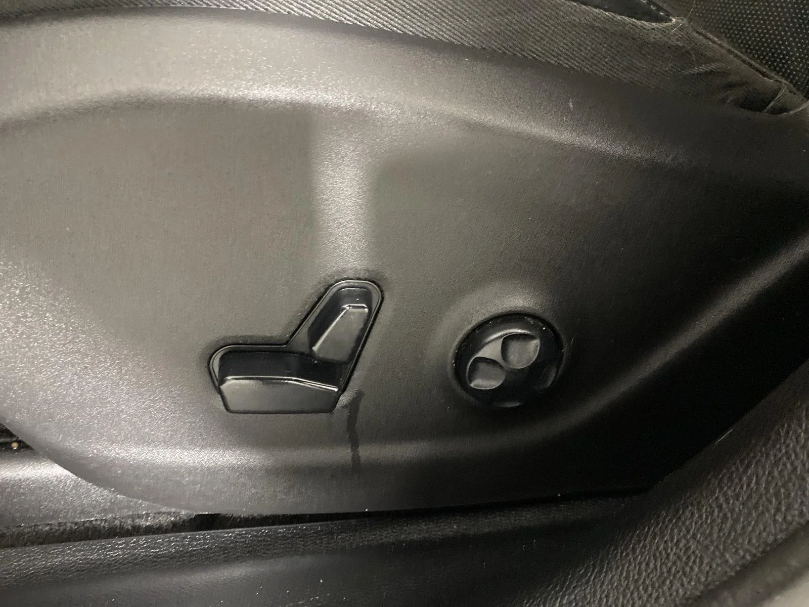 Used 2019 Sting-Gray Clearcoat Jeep Limited image 20