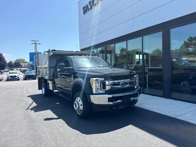 Used 2017 Black Ford XLT image 1