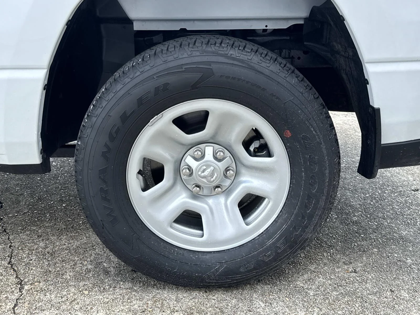 New 2026 Bright White Clear-Coat Exterior Paint RAM Tradesman image 3