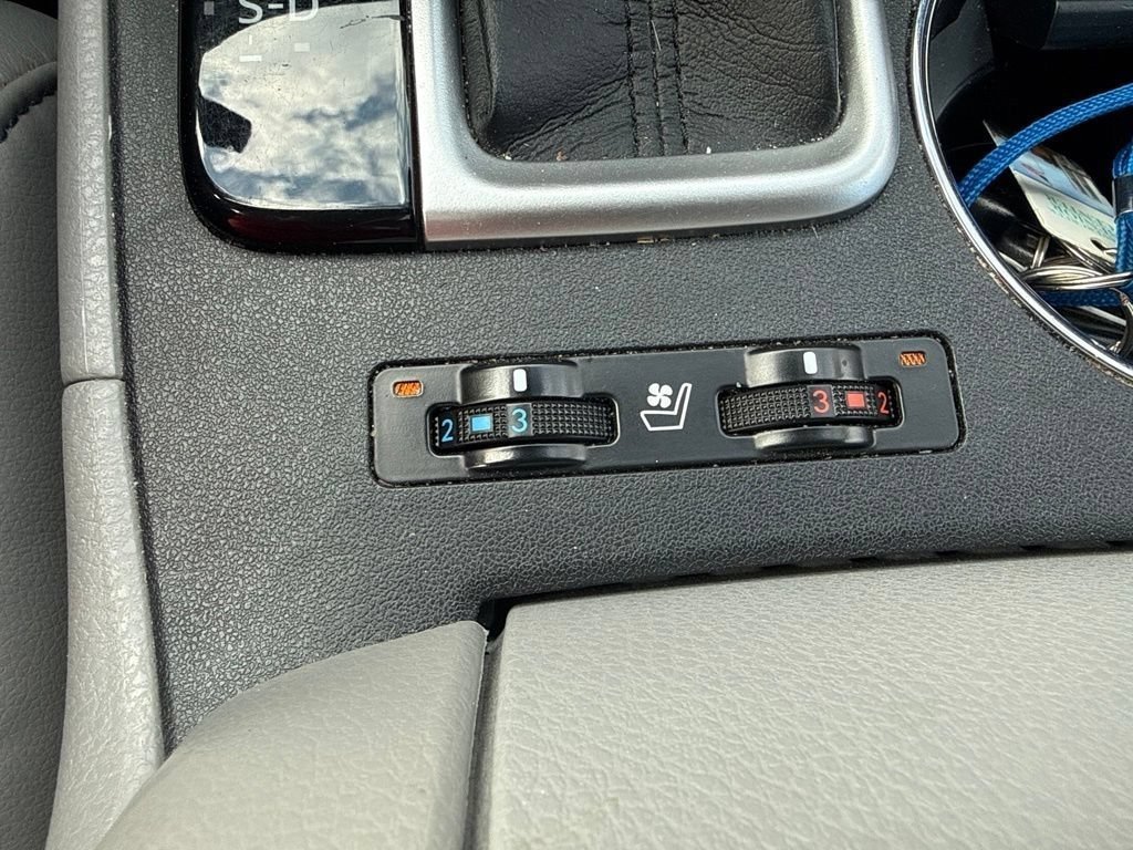 Used 2018 Blizzard Pearl Toyota Limited image 37