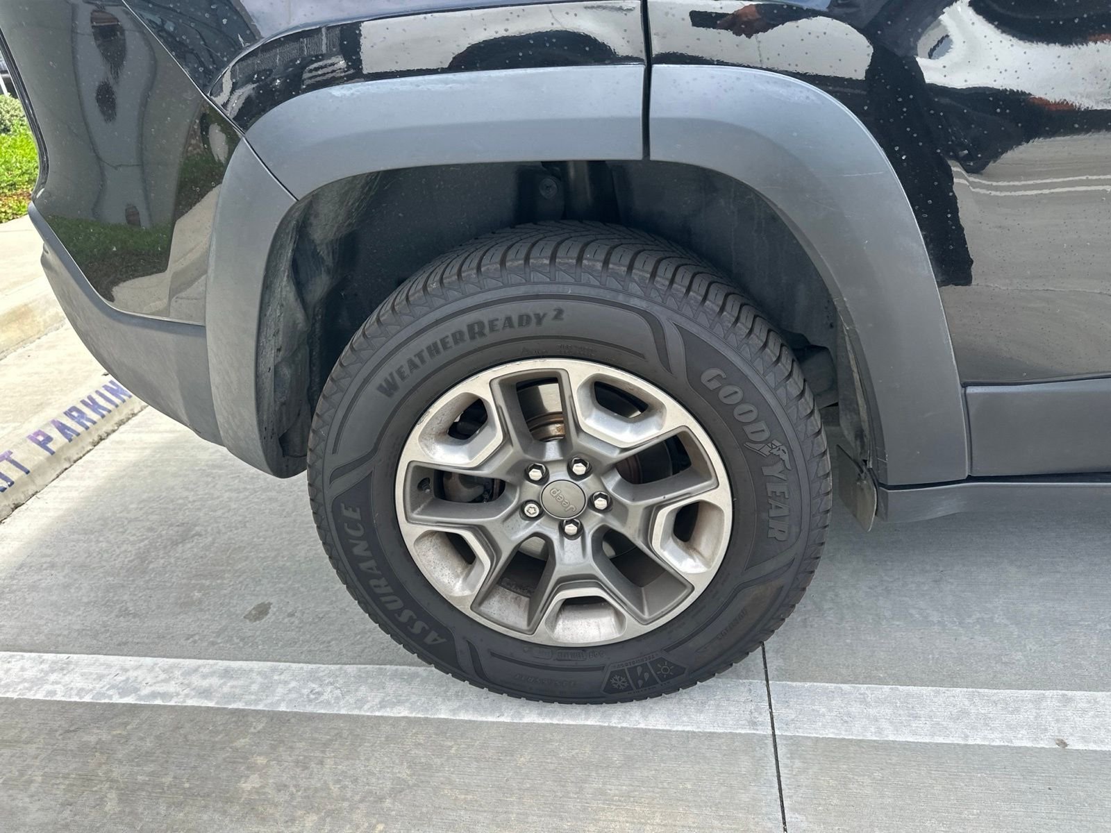 Used 2019 Diamond Black Crystal Pearlcoat Jeep Trailhawk image 16