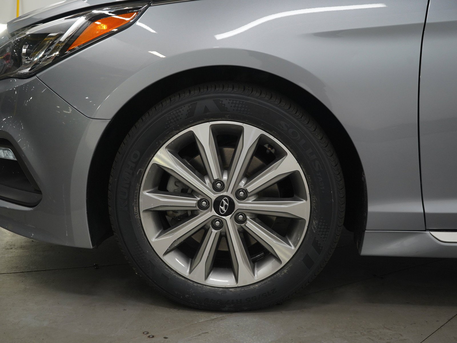 Used 2016 Shale Gray Metallic Hyundai 4dr Sdn 2.4L Limited image 28