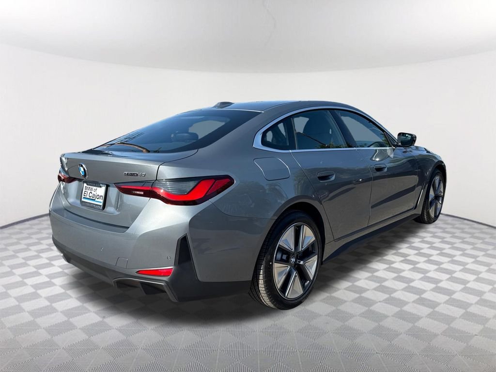 New 2026 Skyscraper Grey Metallic BMW eDrive40 image 4