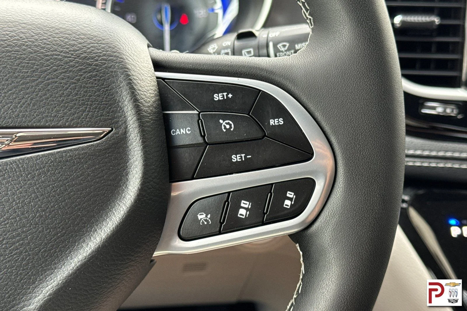Used 2023 Gray Chrysler Touring L image 29