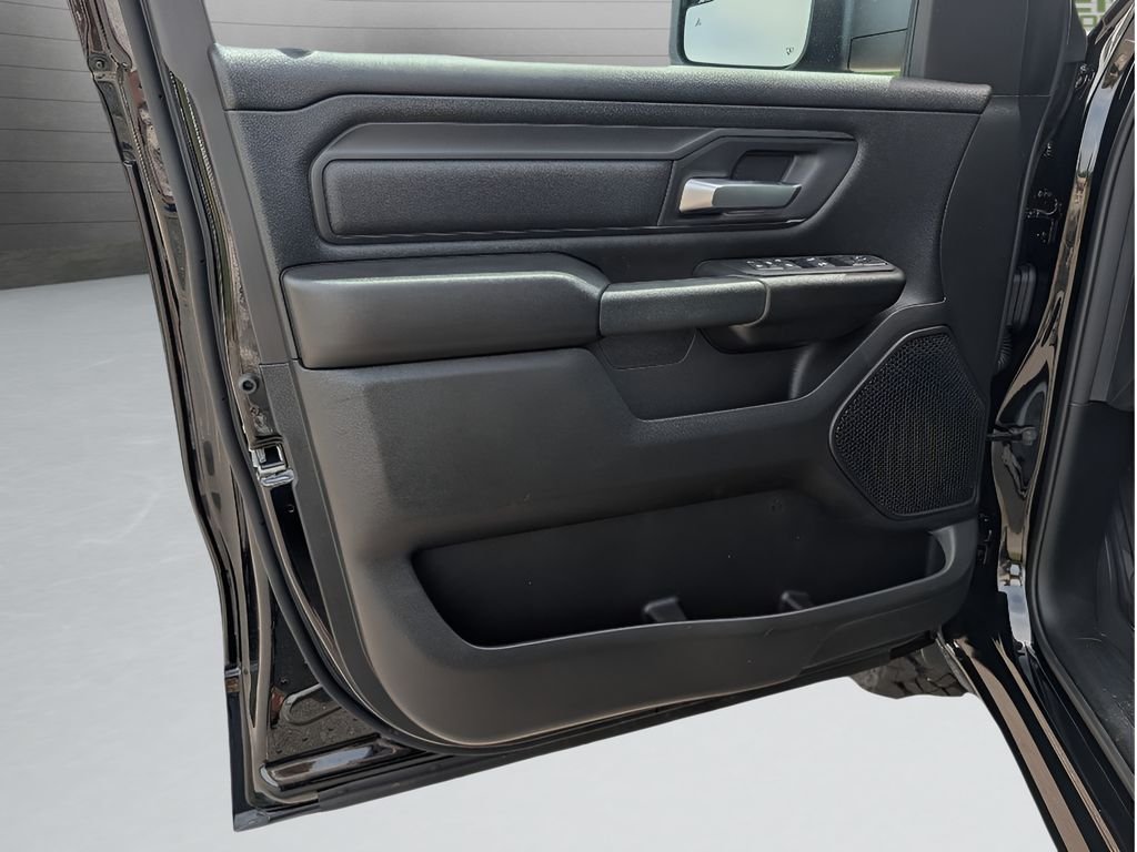 New 2026 Diamond Black Crystal Pearl-Coat Exterior Paint RAM Warlock Hemi 4x4 Crew Cab image 14