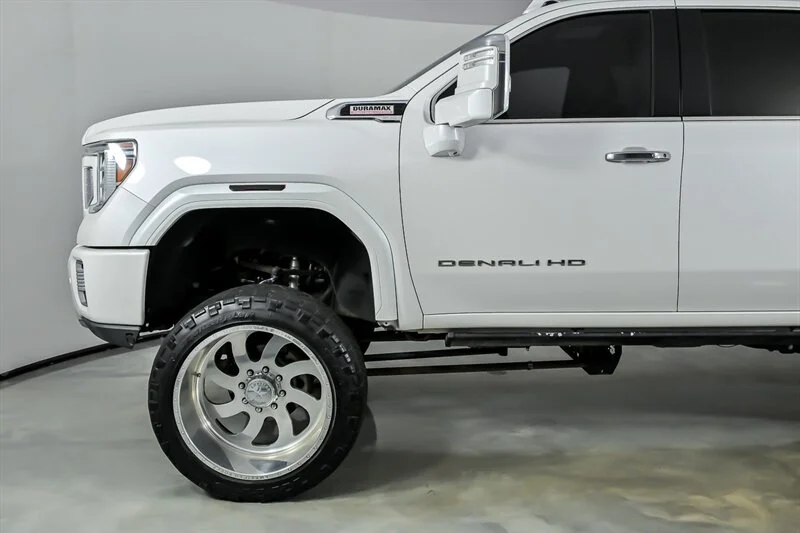 Used 2020 Summit White GMC Denali image 6