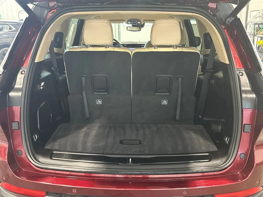 Used 2022 Red Jeep Limited image 31