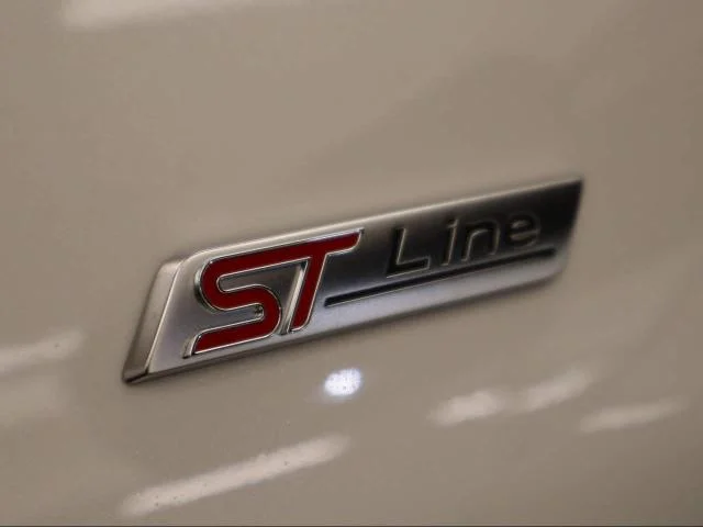 New 2026 Star White Metallic Tri-Coat Ford ST-Line image 21