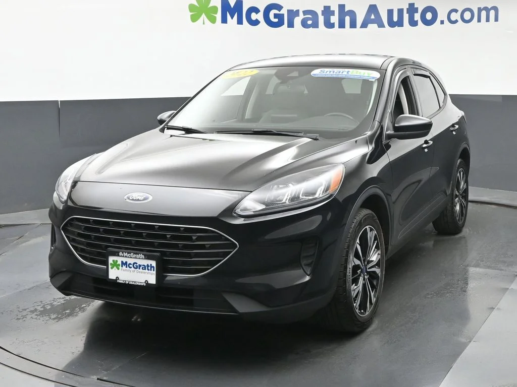 Used 2022 Black Ford SE image 22
