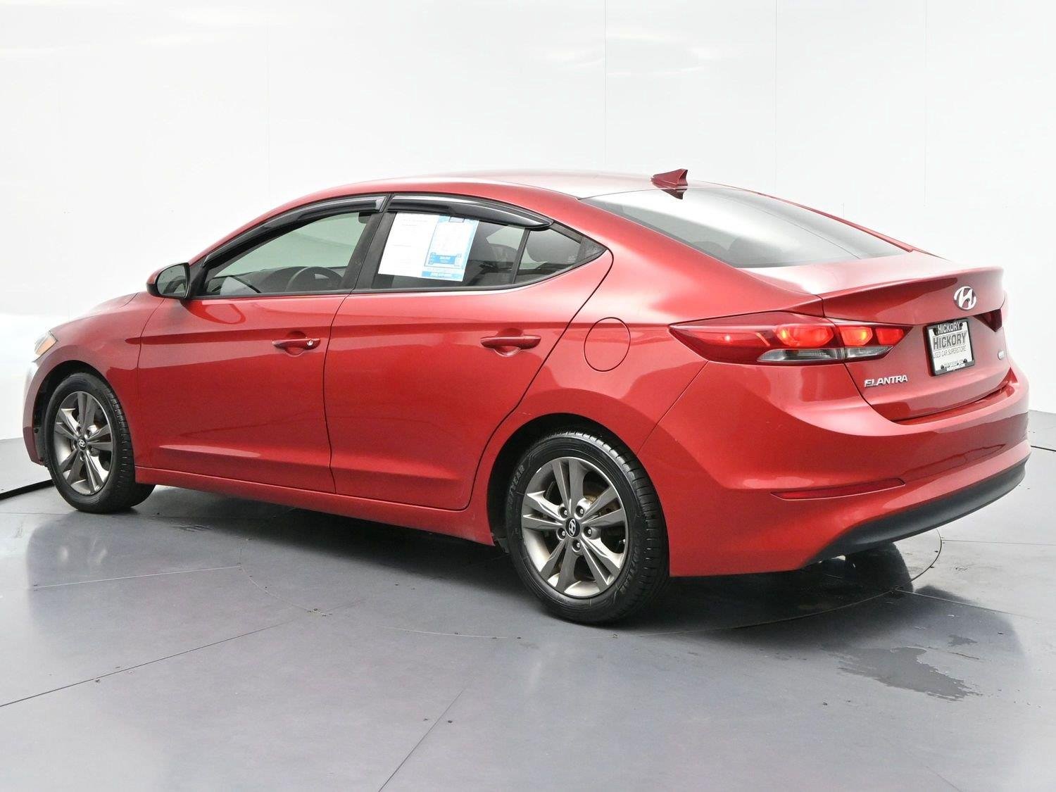 Used 2018 Scarlet Red Hyundai SEL image 5