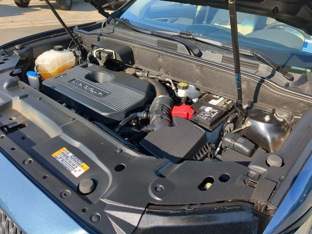 Used 2019 Blue Lincoln Reserve image 39