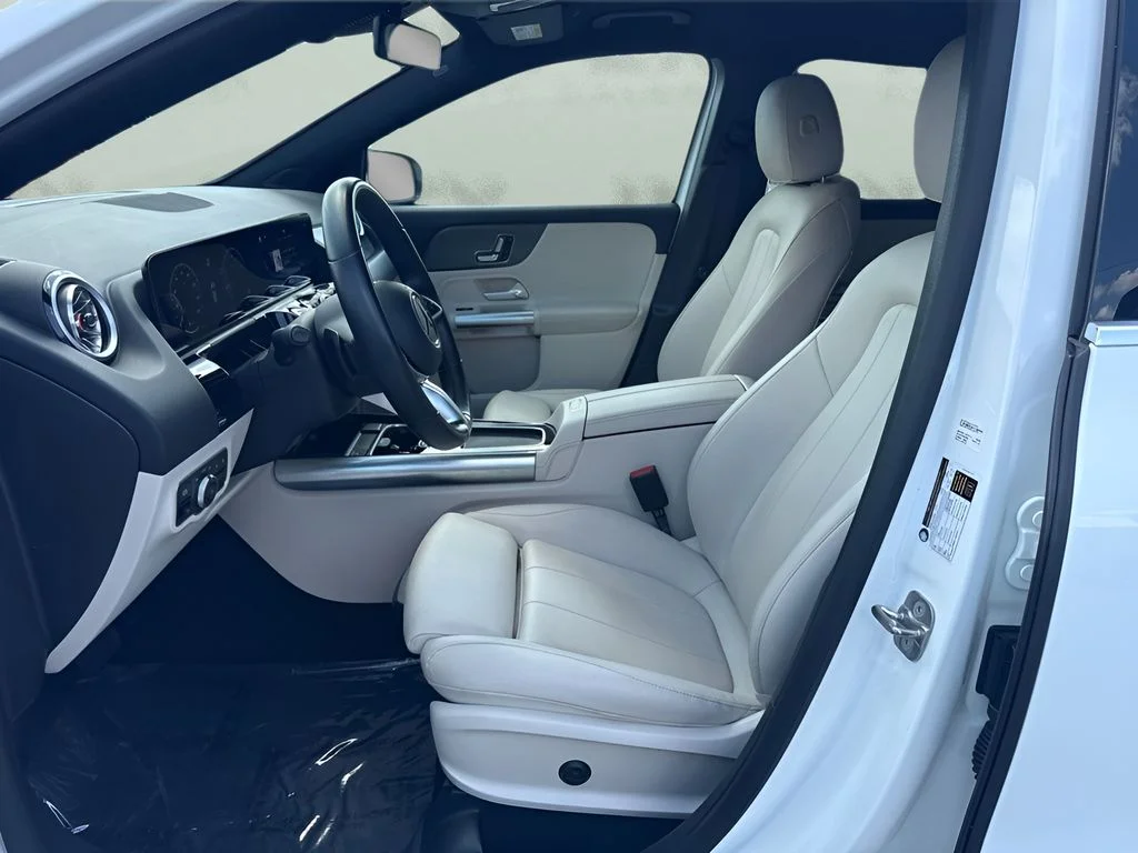 Used 2025 White Mercedes-Benz GLA 250 image 9