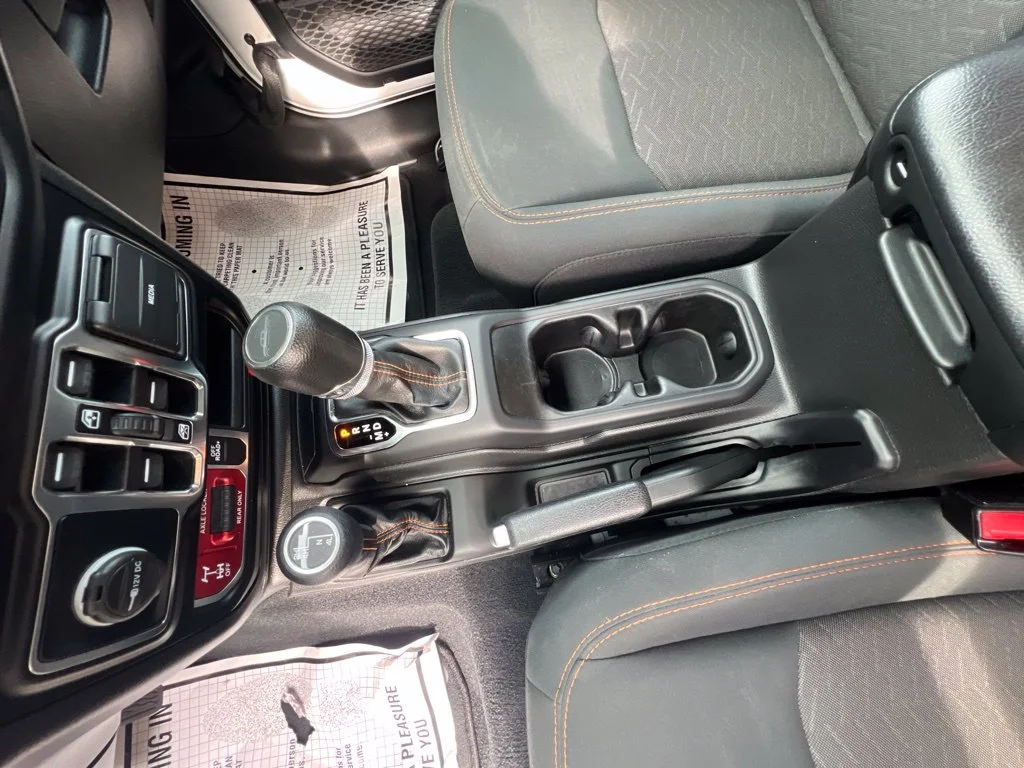 Certified Used 2022 White Jeep Mojave image 29