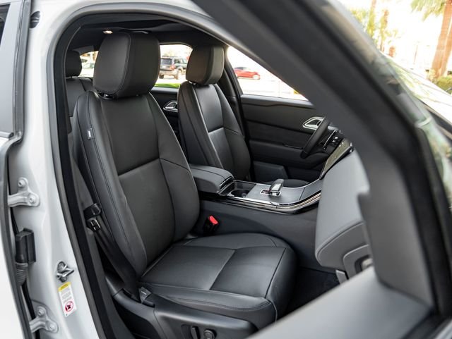 New 2026 Arroios Grey Land Rover Dynamic SE image 25