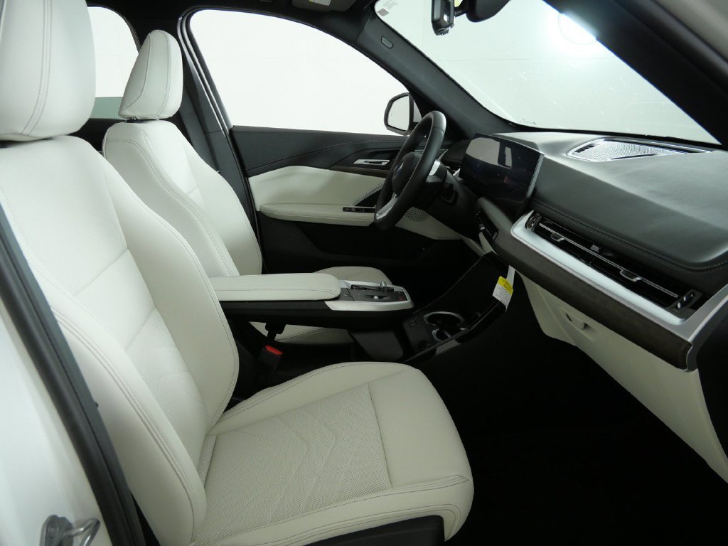New 2027 Alpine White BMW xDrive28i image 20