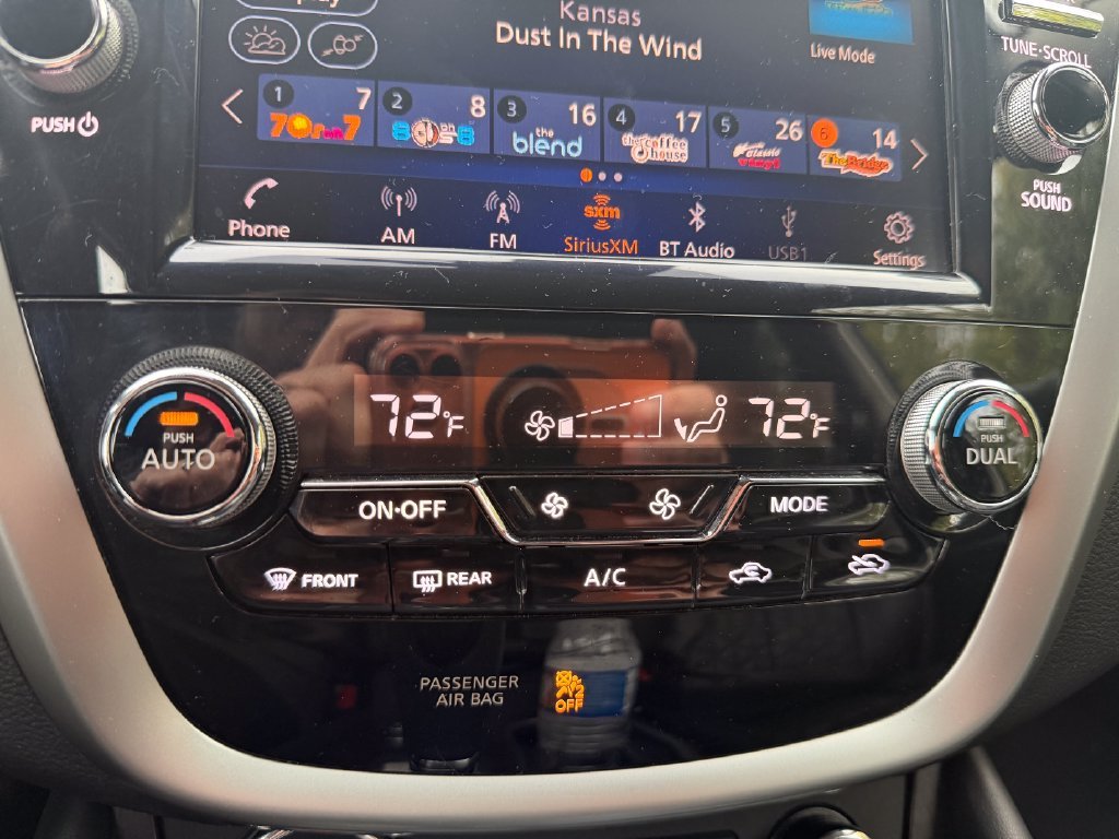 Used 2019 White Nissan Platinum image 11