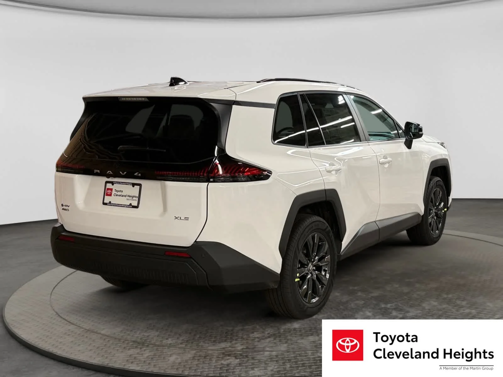New 2026 Ice Cap Toyota XLE Premium image 5