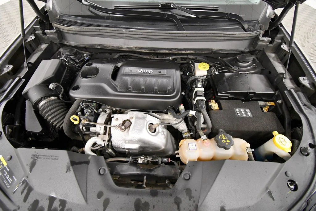 Used 2019 Gray Jeep Limited image 11