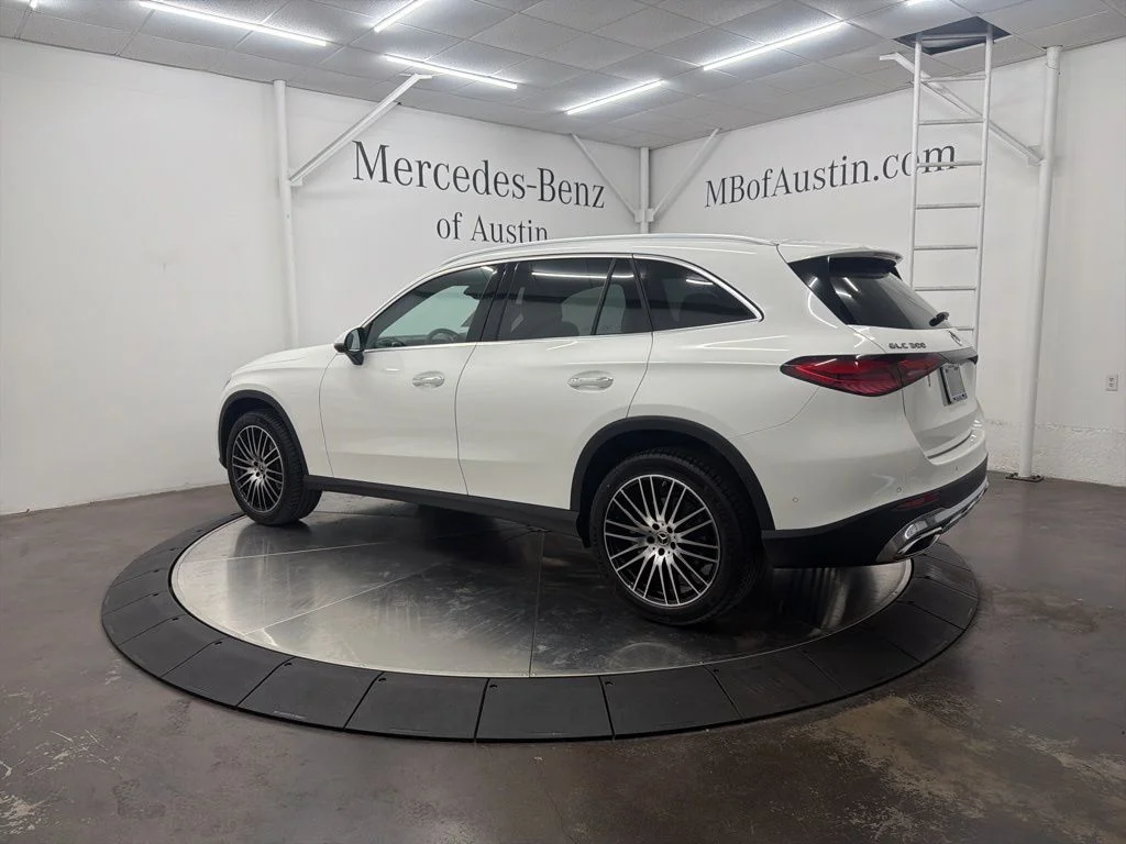 Used 2026 White Mercedes-Benz GLC 300 image 5