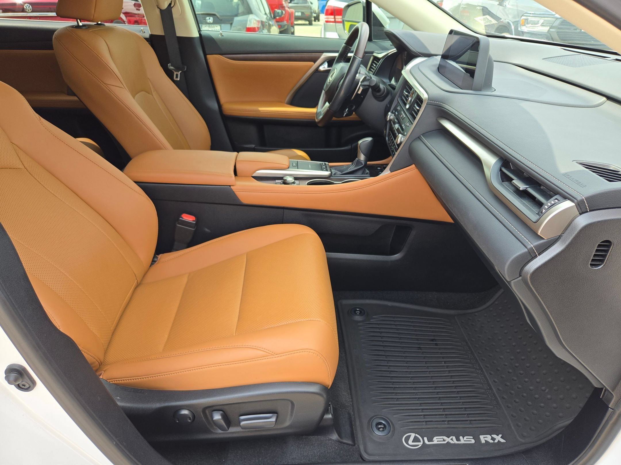 Used 2022 White Lexus RX 350 image 27