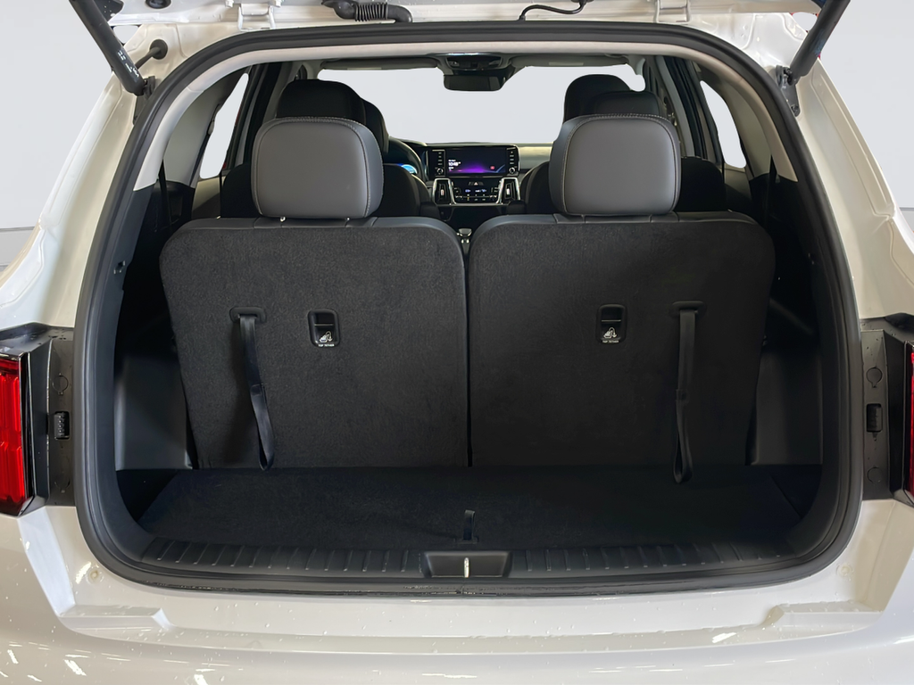Used 2023 White Kia SX image 35