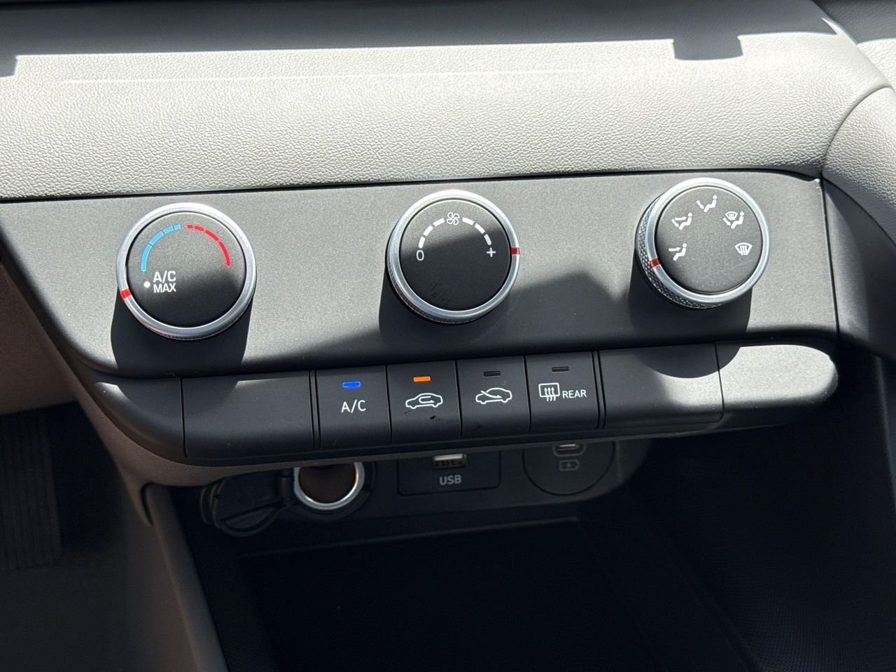 New 2026 Amazon Gray Hyundai SE image 23