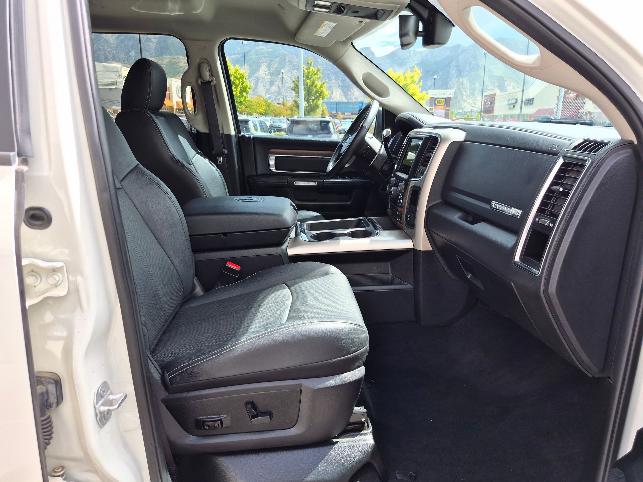 Used 2018 Pearl White Ram Laramie image 31
