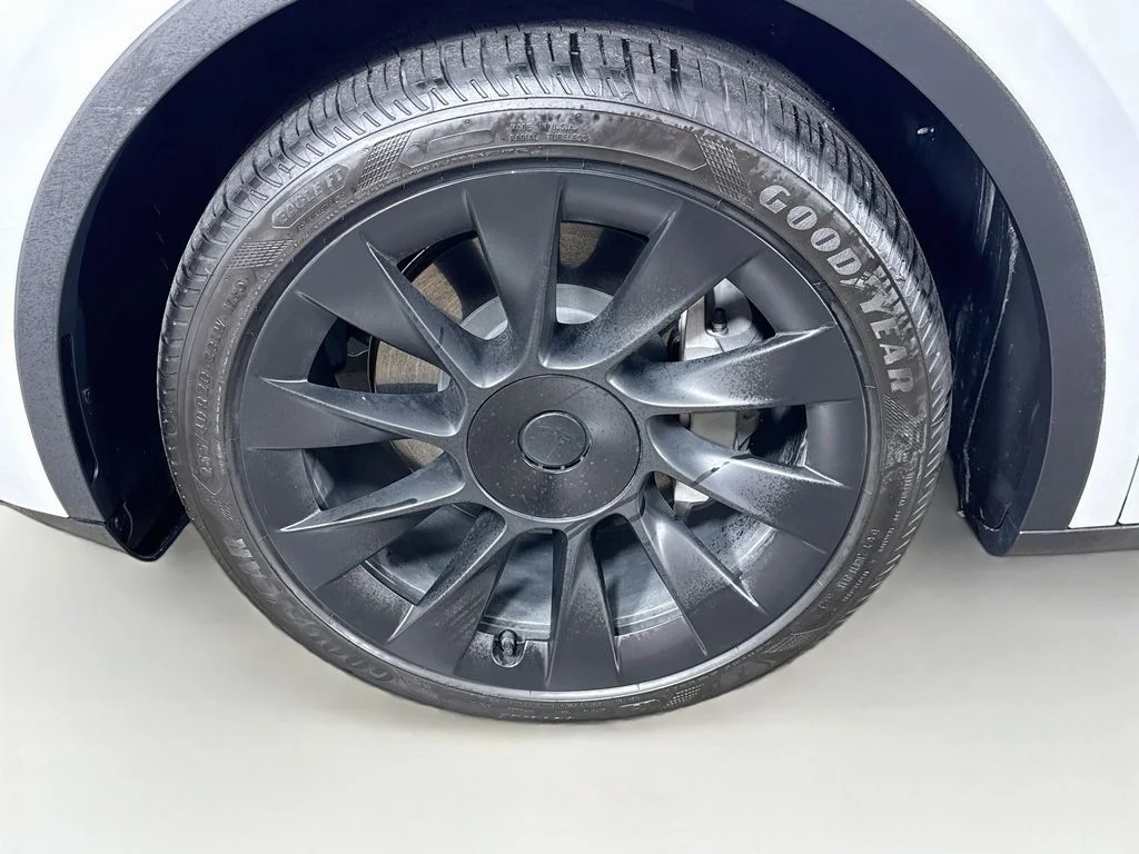Used 2023 White Tesla Long Range image 38