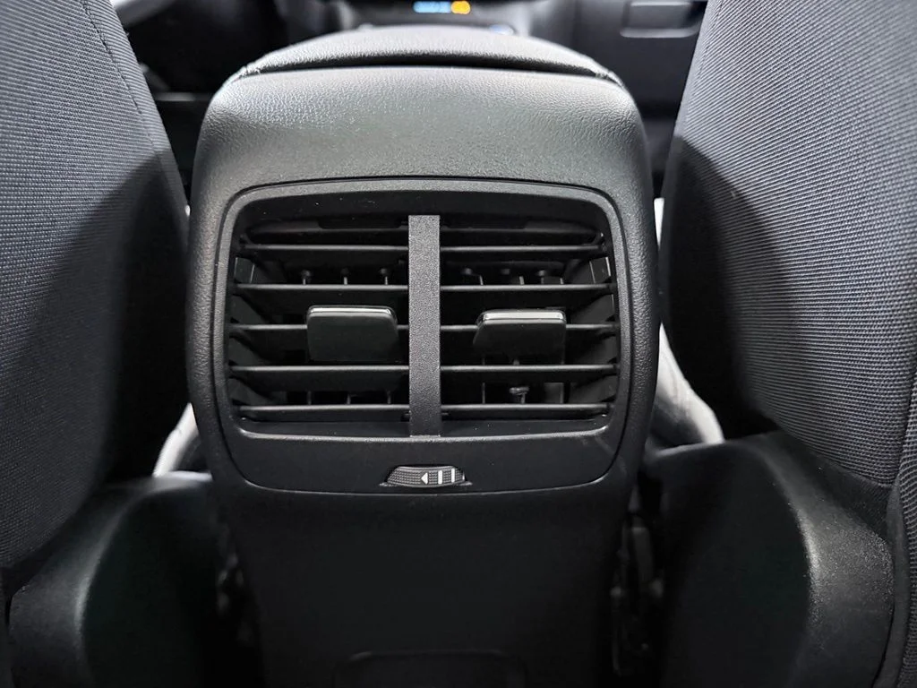 Used 2020 Red Ford SE image 32