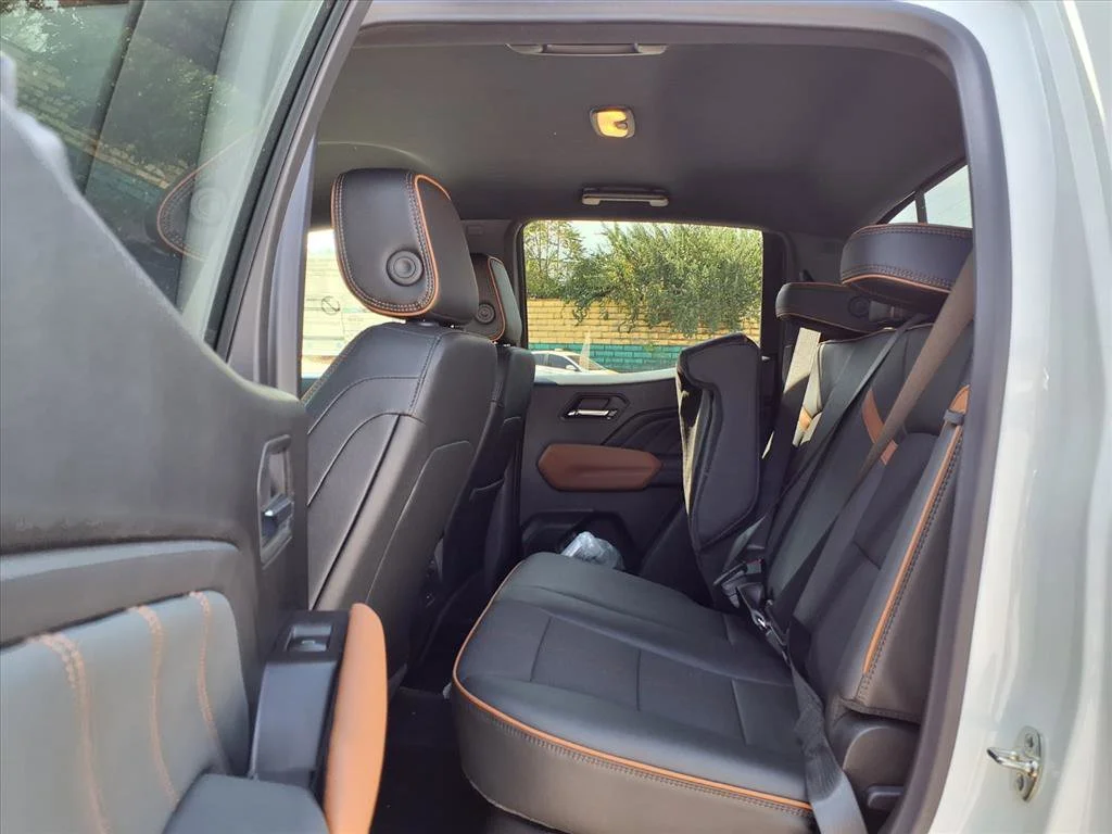 2026 GMC Canyon AT4 - Photo 16