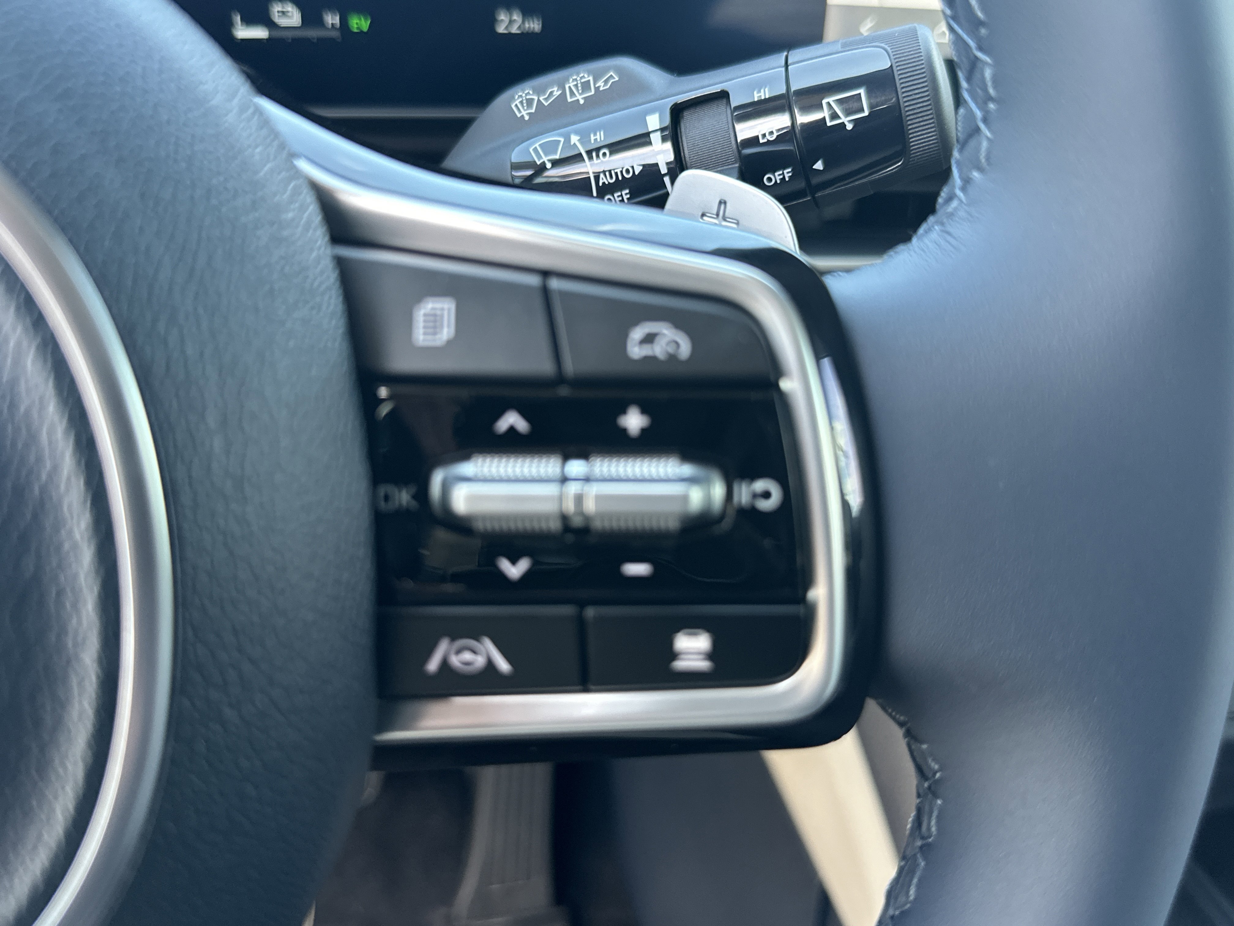 New 2026 Ceramic Silver Kia SX image 34