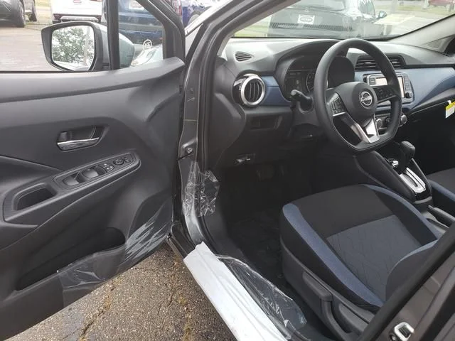 2025 Nissan Versa Sedan SV - Photo 10