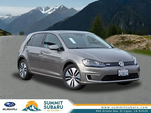 2016 Volkswagen e-Golf e-Golf SEL Premium's photo