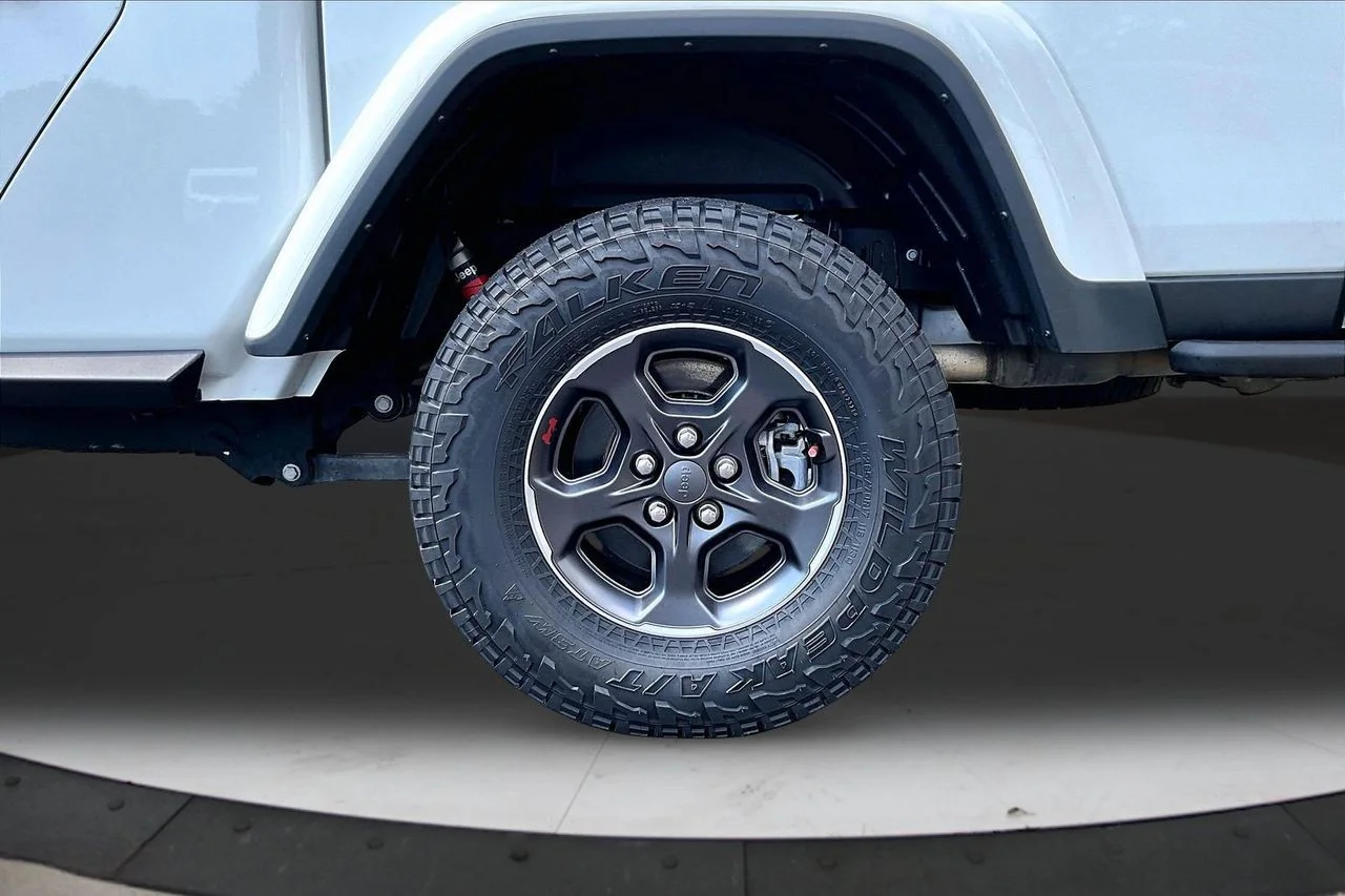 Used 2021 White Jeep Rubicon image 34