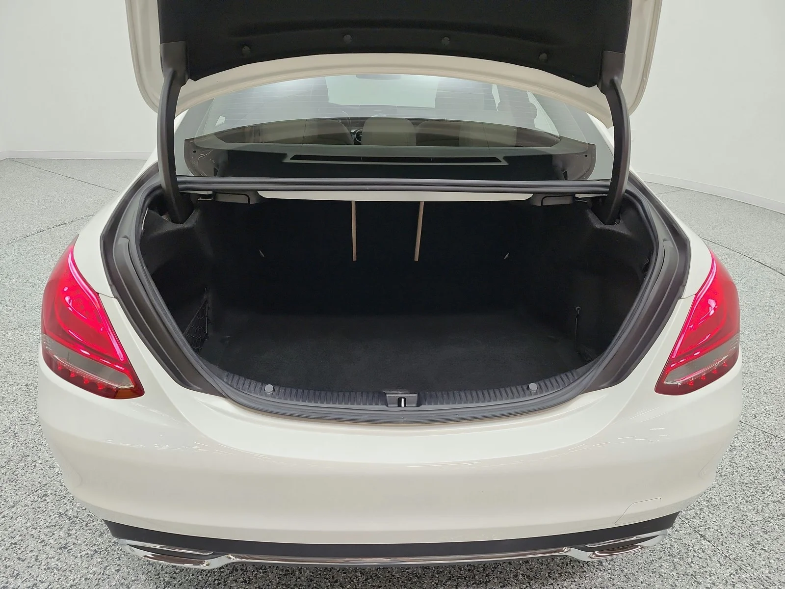 Used 2016 Polar White Mercedes-Benz C 300 Luxury image 20