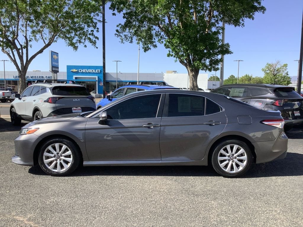 Used 2018 Gray Toyota LE image 24