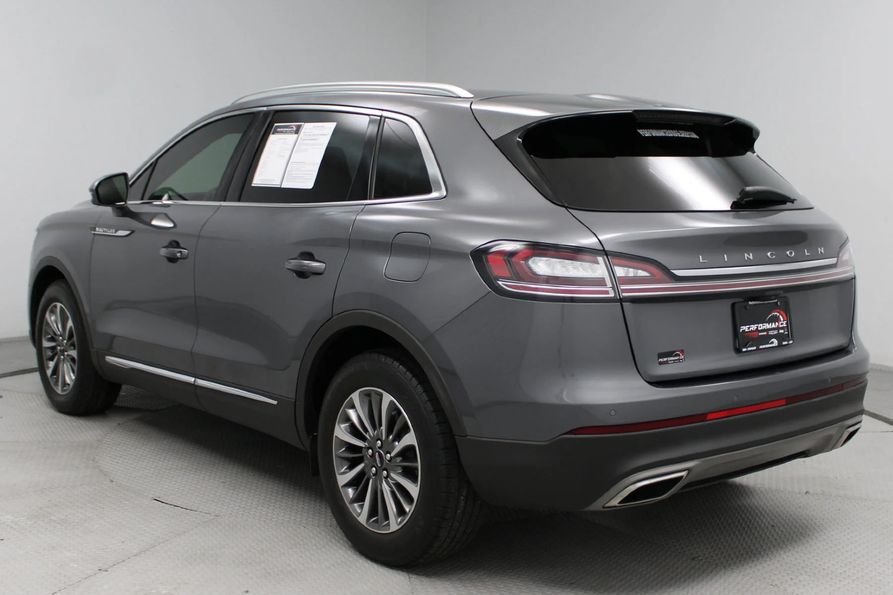 Used 2021 Asher Gray Lincoln Standard FWD image 37