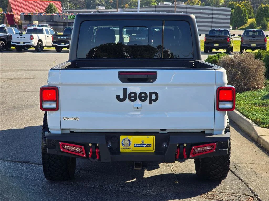 Used 2020 White Jeep Altitude image 23
