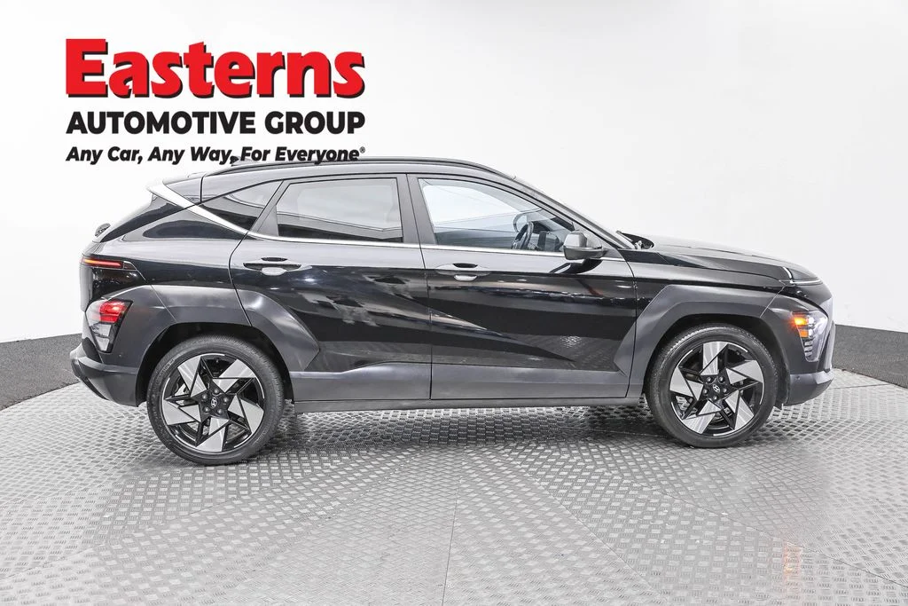 Used 2024 Black Hyundai Limited image 4