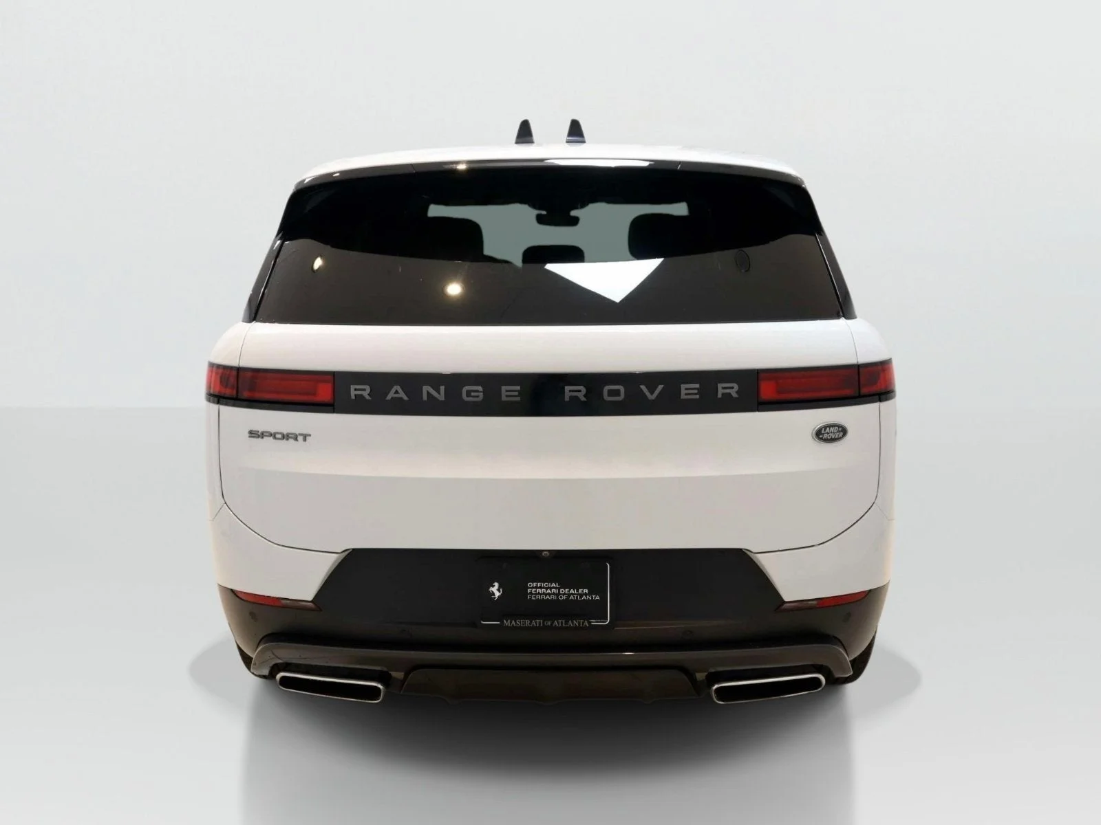 Used 2023 Fuji White Land Rover SE image 4