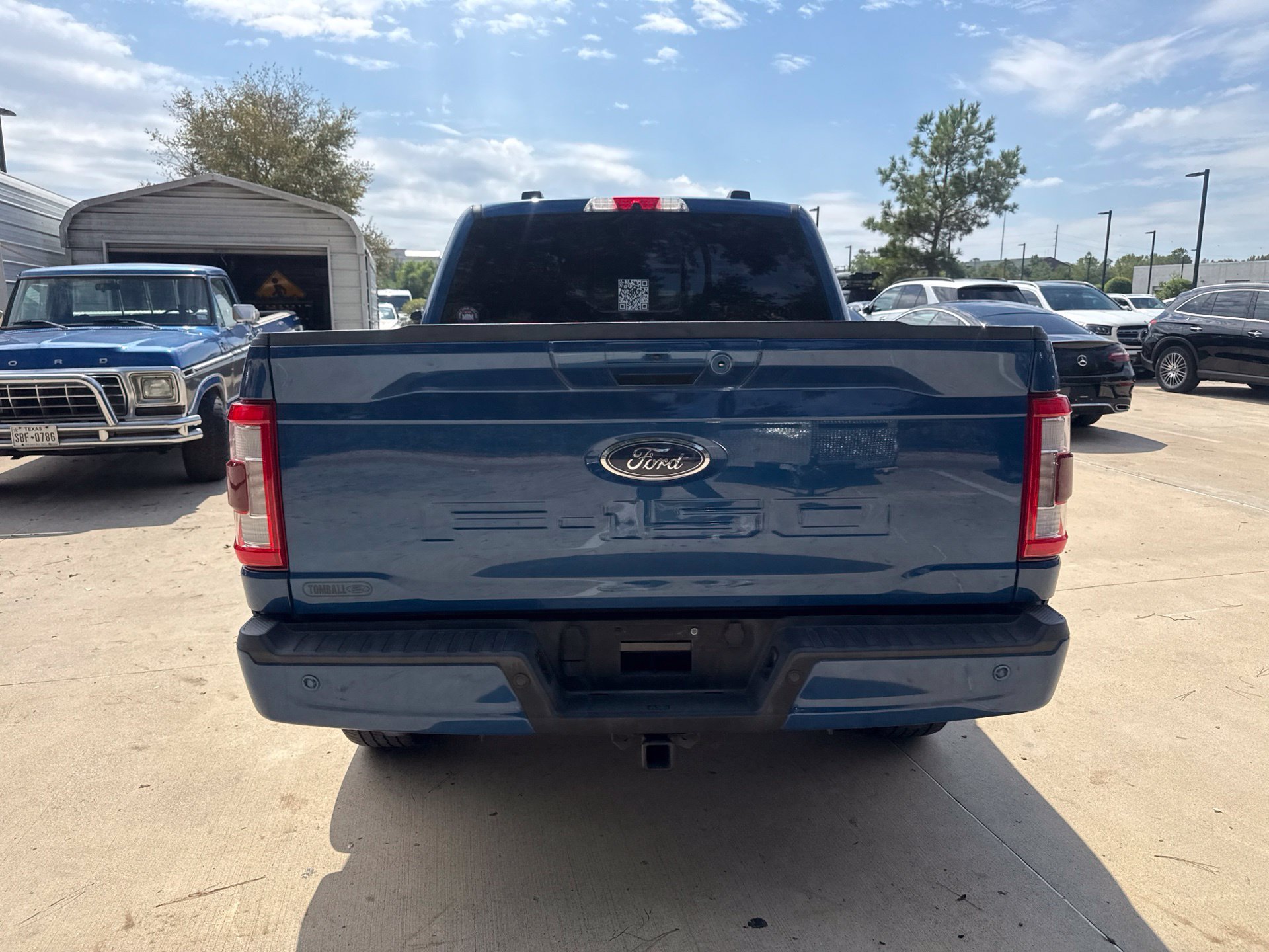 Used 2023 Atlas Blue Metallic Ford Lariat image 5