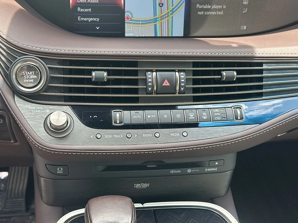 Used 2018  Lexus 500 Base image 26