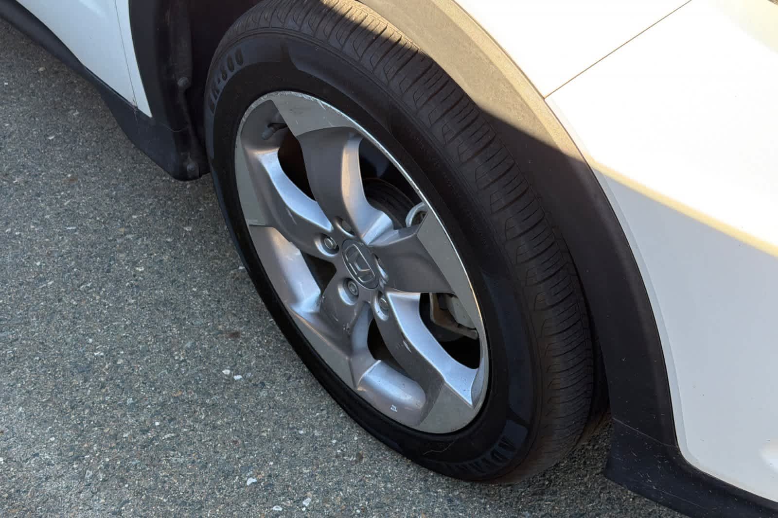 Used 2019 Platinum White Pearl Honda LX image 12