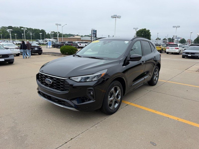 Used 2023 Agate Black Metallic Ford ST-Line Select image 7