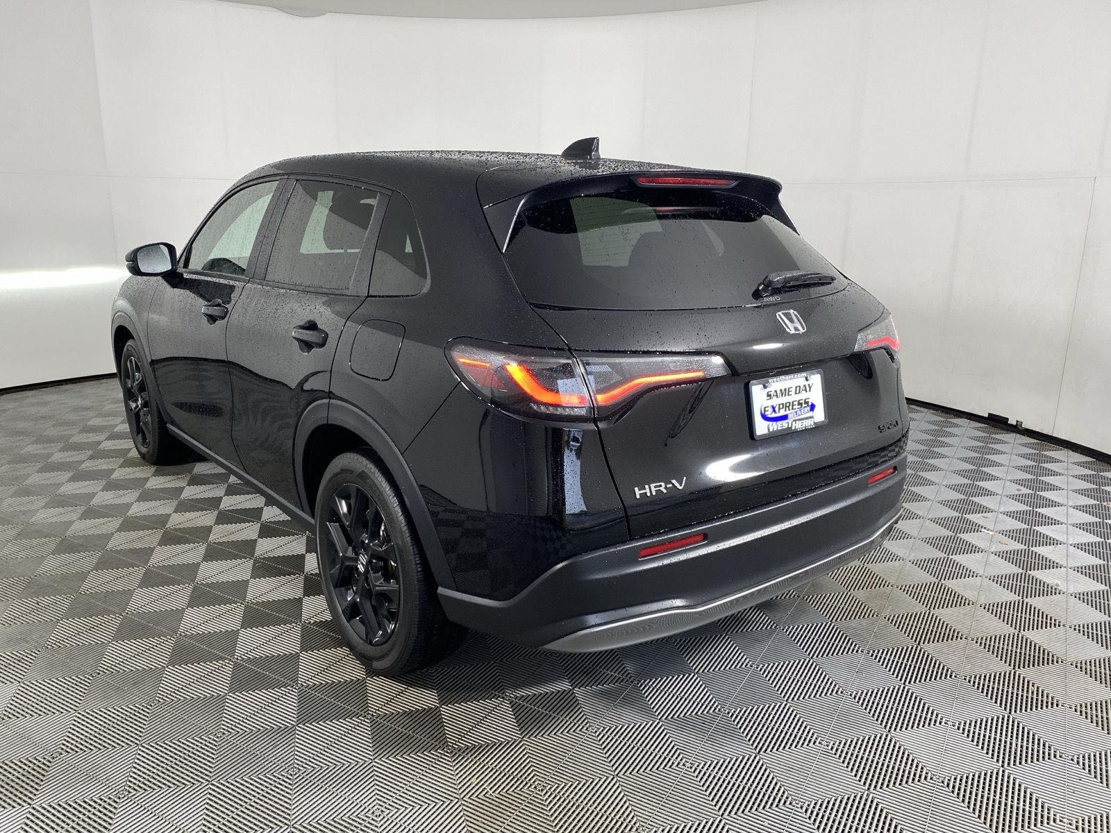 Certified Used 2025 Crystal Black Pearl Honda Sport image 5