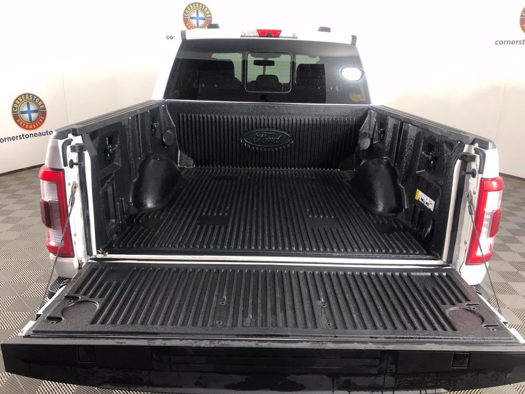 Used 2023 White Ford Lariat image 22