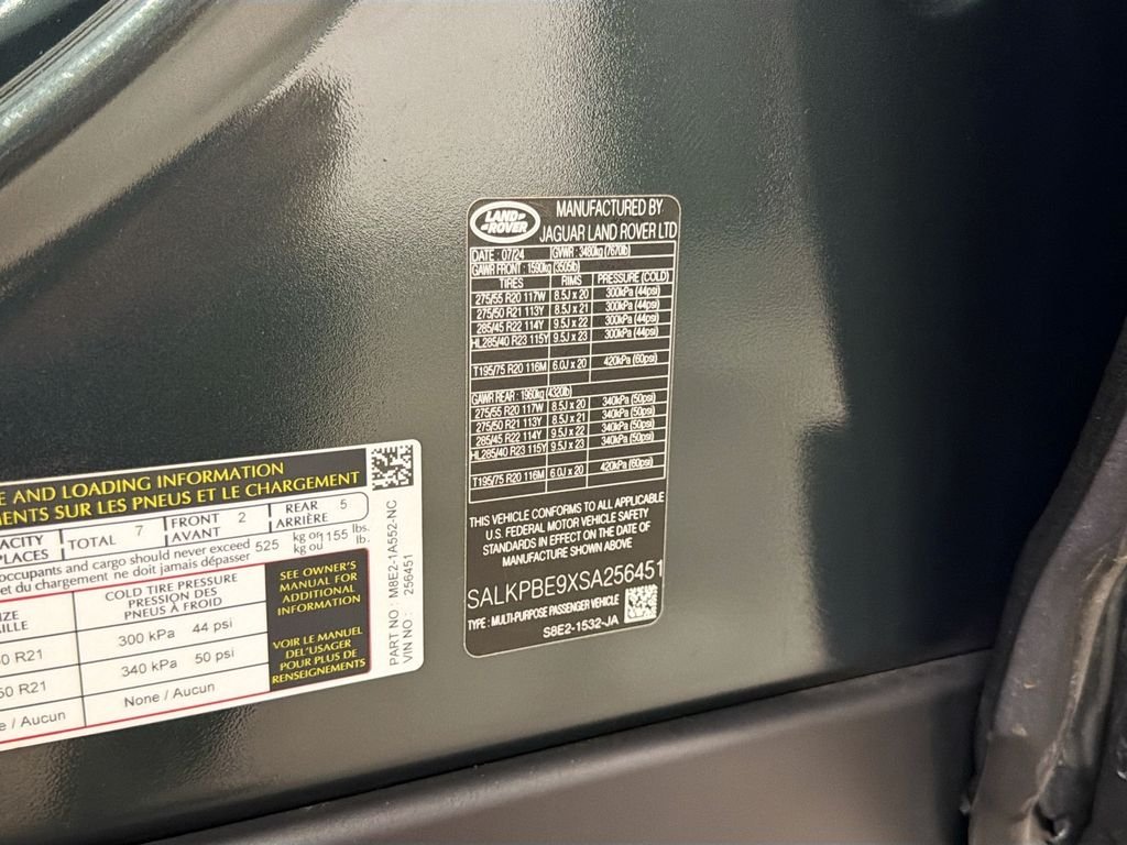 Used 2025 Green Land Rover SE image 35
